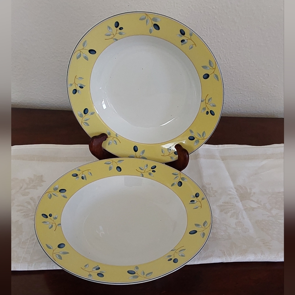 Royal Doulton Blueberrye Yellow and White Rim Soupe Bowl‎ Set Of 2